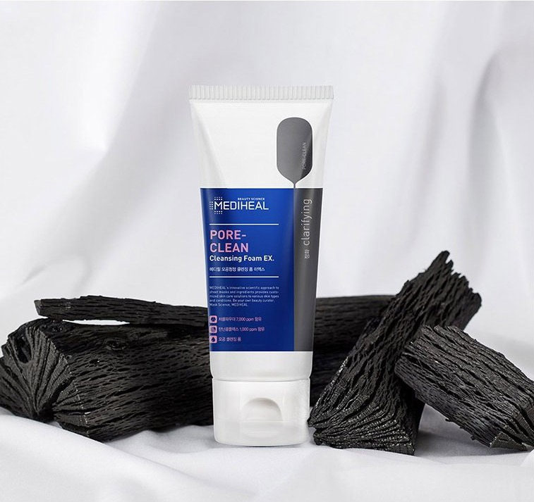 Pore-Clean Charcoal Cleansing Foam1