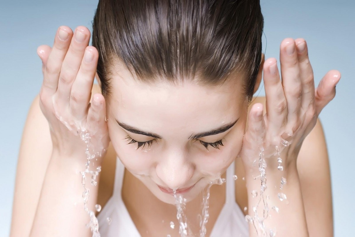 Cách rửa mặt đúng cách dành cho mọi loại da